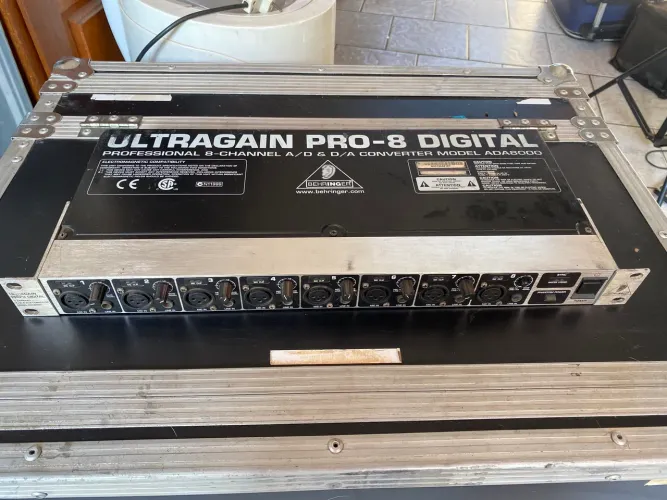 ADAT BEHRINGER ADA8000