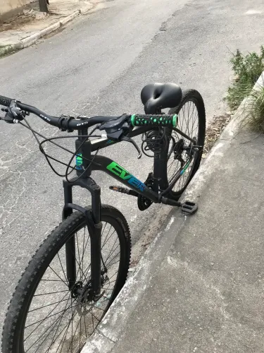 Vendo bike aro 29 , 700 reis não faço rolê e não troco 