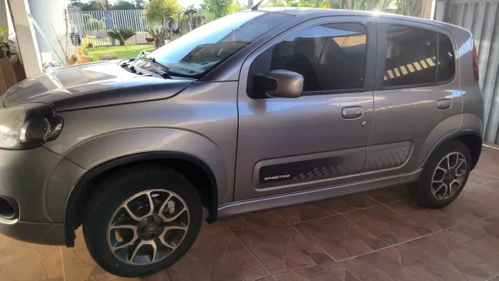 Fiat Uno Sporting 1.4 EVO Fire Flex 8V 4P 2013