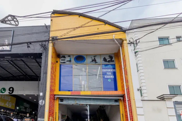Loja na Avenida General Lamartine, 10 - Loja A 240 m²