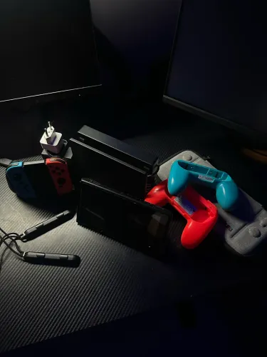 Nintendo Switch Desbloqueado + Acessórios