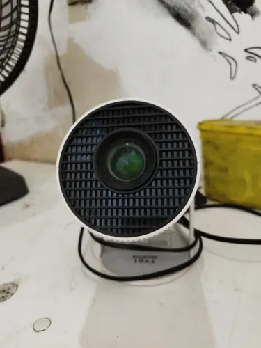Projetor H-MASTON Funcionando com Cabos