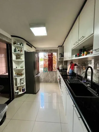 Apartamento com 3 dormitórios à venda, 95 m² por R$ 475.000,00 - Zona 04 - Maringá/PR