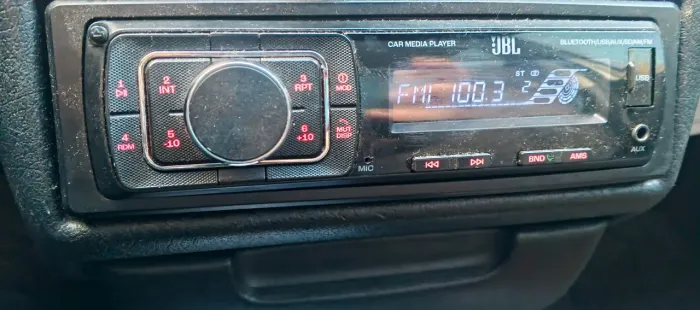 Vende-se com JBL