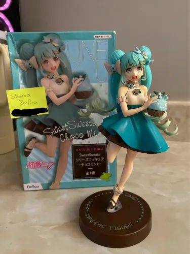 Figure hatsune miku