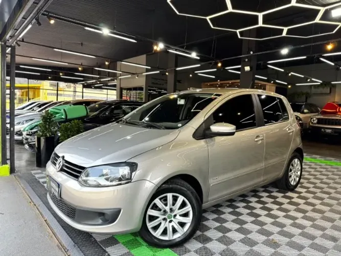 Volkswagen Fox 1.0 MI Total Flex 8V 5P 2014