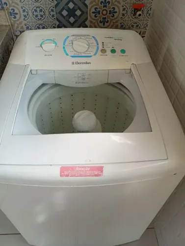 Máquina de lavar Electrolux 12 kilos funcionando perfeitamente