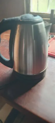 Cafeteira chaleira eletrica garrafa de 2 litros e copo térmicos 
