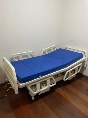 Vendo cama hospitalar