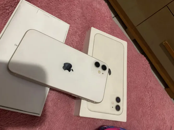 Iphone 11 branco com caixa 