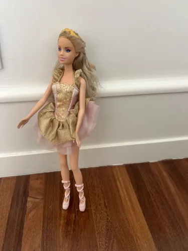 Barbie Anneliese do filme : A Princesa e a Plebeia