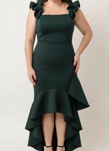 Vestido verde com calda