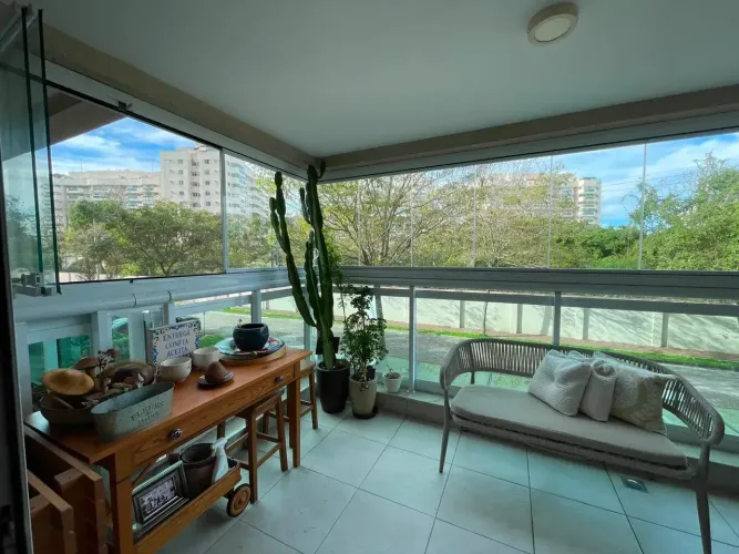 Lindo Apartamento no Barra Village Prime