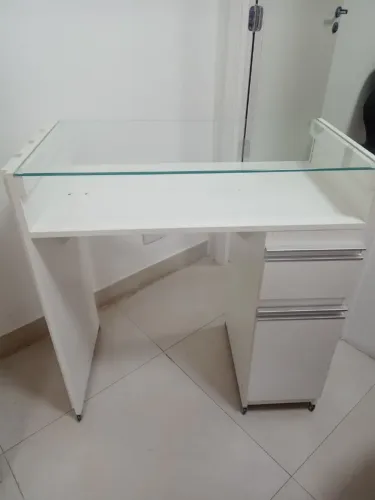 Vendo Mesa Manicure Tampo de Vidro