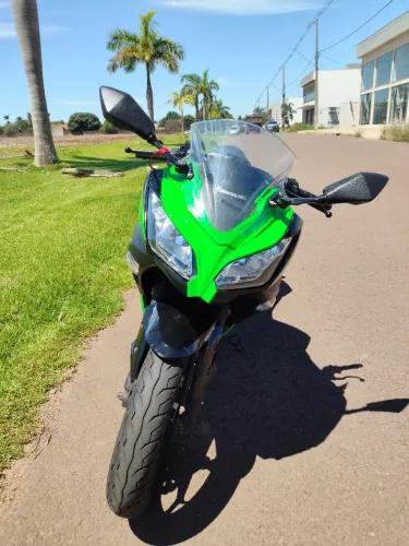 Moto Kawasaki Ninja edição especial