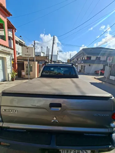 Mitsubishi L200 Outdoor HPE 2.5 4X4 CD T.dies. Mec. 2012
