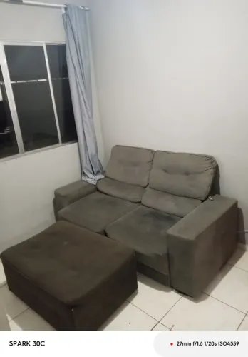 Sofa 2 lugares com puff central