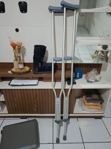 CONJUNTO MULETA E BOTA IMOBILIZADORA G (PÉ DIREITO)