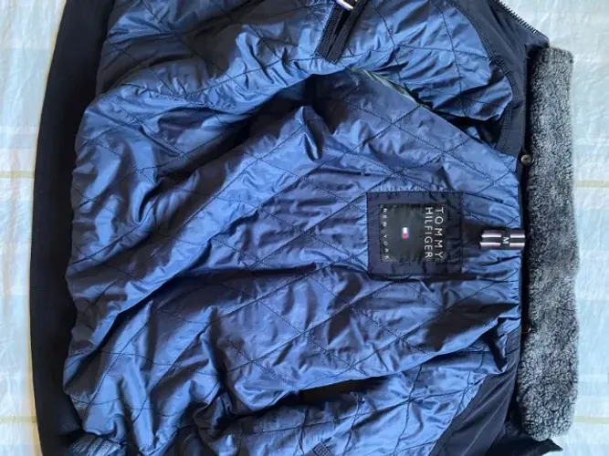 CASACO DE FRIO BOMBER TOMMMY HILFIGER