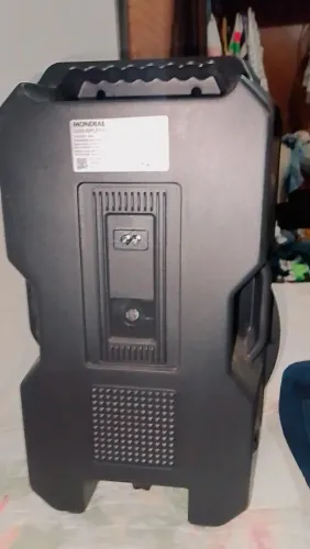 Vendo caixa de som da marca mundial no valor 260,00