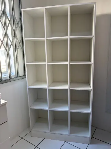 Estante de nichos branca