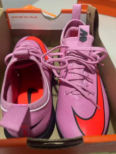 [Nº 31] Chuteira Futsal Nike Zoom Mercurial Vapor 16 Academy Infantil