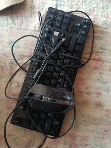 Teclado mecânico e mouse para gamer 