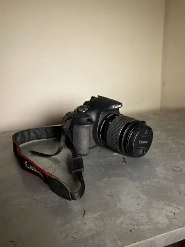 Canon Eos Rebel Kit T7 18-55mm
