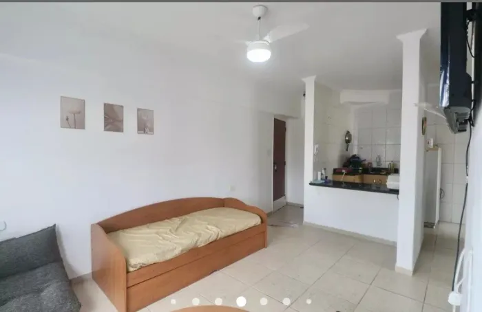 Aluguel definitivo apto no Guarujá na Enseada 800 metros da praia.