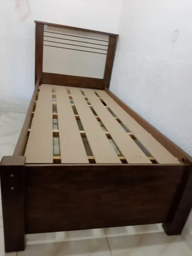 Vende-se cama solteiro 
