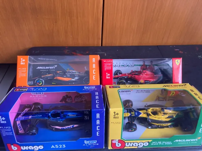 4 miniaturas Formula 1 Bburago 1:43