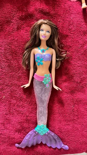 Barbie sereia lilás