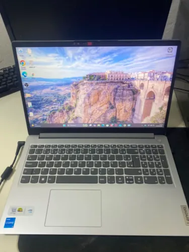 vendo notebook completo e sem nenhum arranhão
