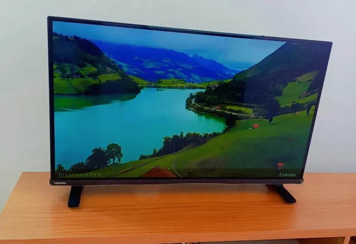 SMART TV TOSHIBA 32 - COMPLETA | COMANDO DE VOZ