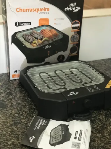 Churrasqueira Elétrica Útil Eletro 220V - Estado de Nova!