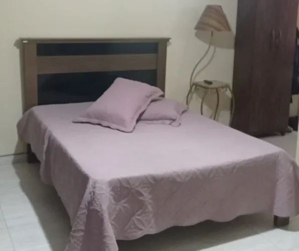 Vendo cama casal com colchão
