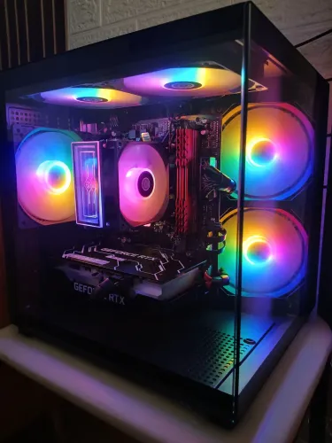 CPU Gamer RTX 3050 8gb, Ryzen 5 3500X 16gb.