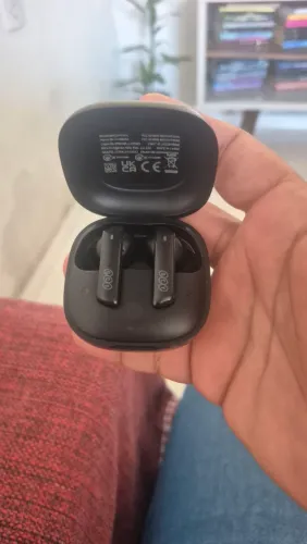 Fone QCY HT05 pegando apenas o lado esquerdo