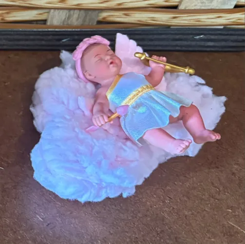Bonequinha coleção My mini baby da mini Brand, série doces corações