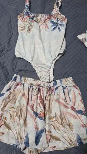 Roupa conjunto.