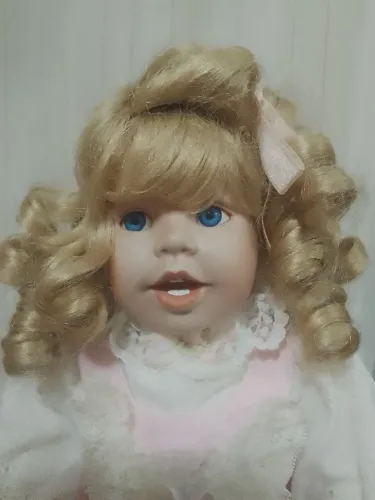Boneca de Porcelana Importada 