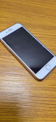 Celular IPhone 8 branco em bom estado
