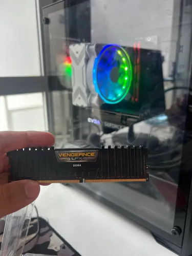 Memória Ram DDR4 Corsair Vengeance 8gb 2400mhz