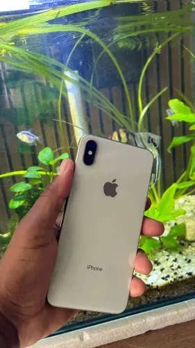 iPhone XS plus 64gb