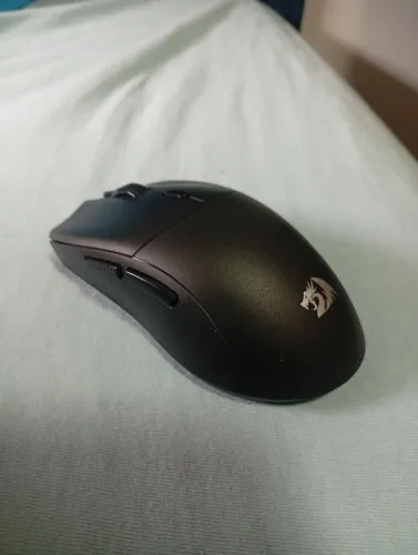 Mouse Neva Pro Redragon