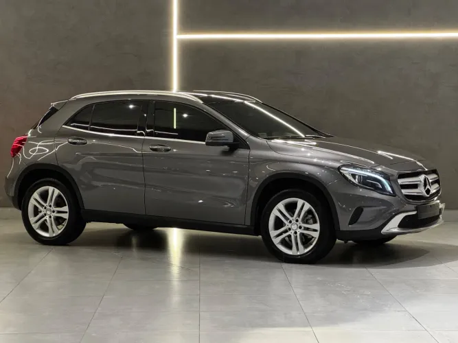 Mercedes-Benz GLA 200 Vis. Black ED. 1.6 TB 16V Aut. 2015