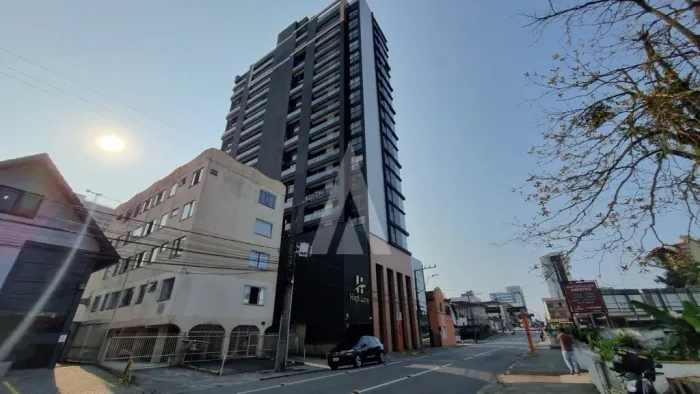 Apartamento duplex com 2 quartos, no bairro Centro.