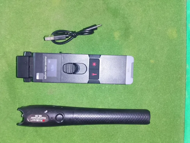 Identificador de fibra ativa e caneta de luz