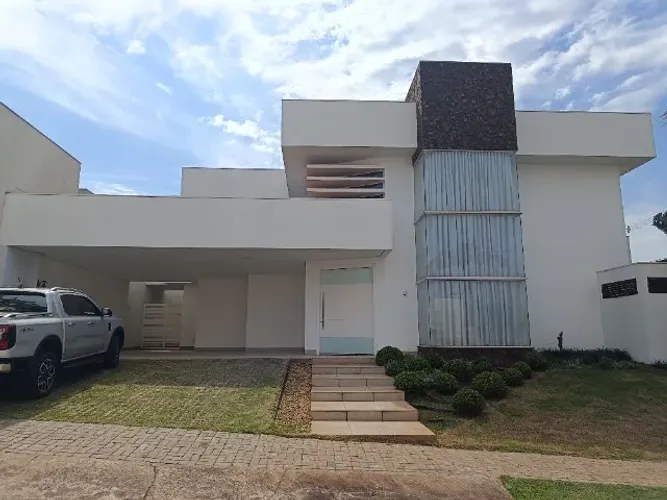 Casa de alto padrão a venda.