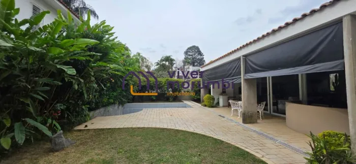 Casa de Alto Padrão na Vila Morumbi: 3 Suítes, Piscina e Lazer Completo